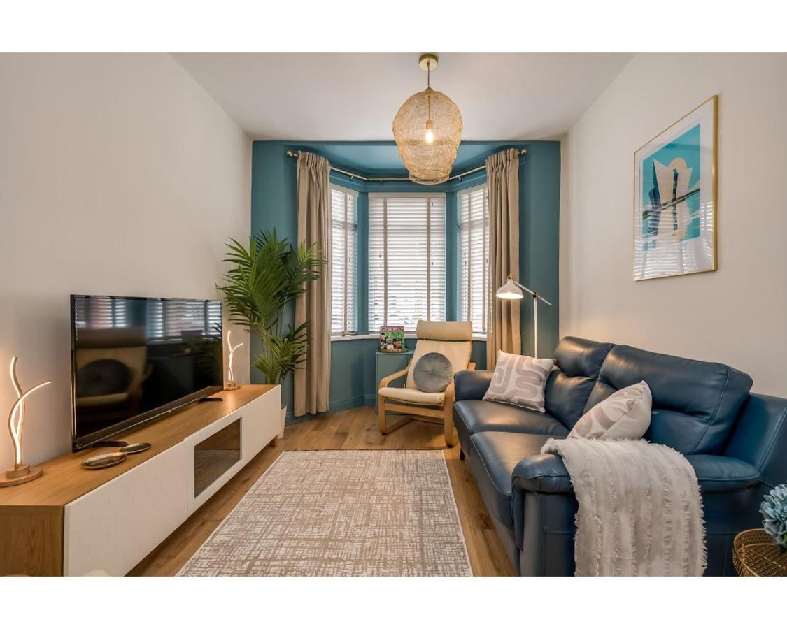 Central Belfast Apartments Chic Luxe R&R Exterior photo