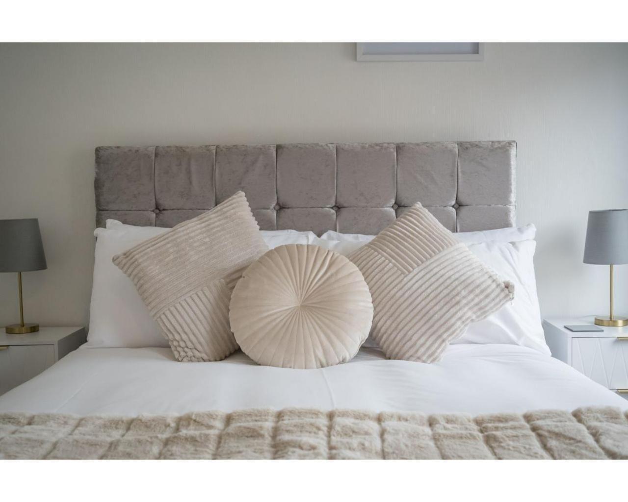 Central Belfast Apartments Chic Luxe R&R Room photo