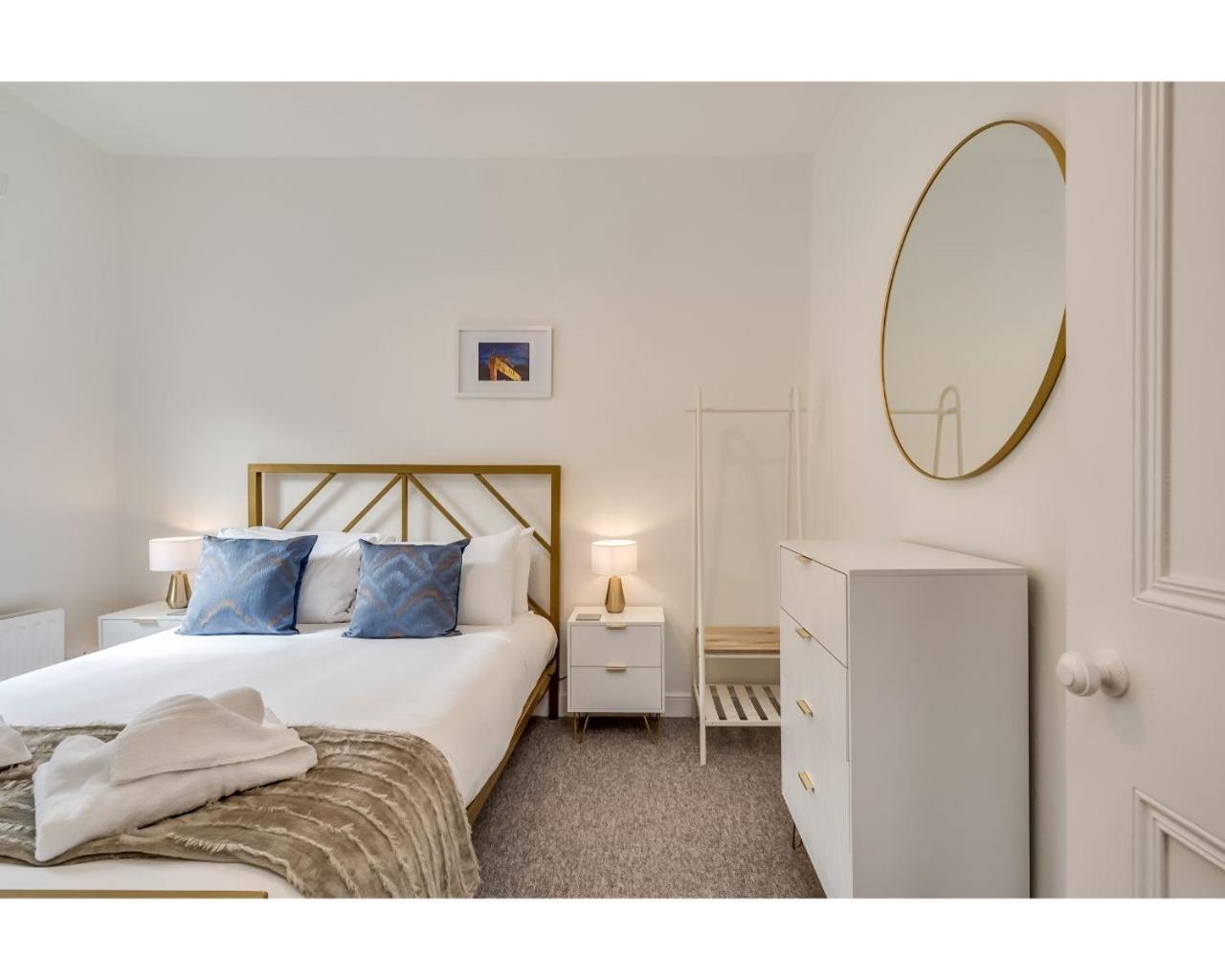 Central Belfast Apartments Chic Luxe R&R Room photo