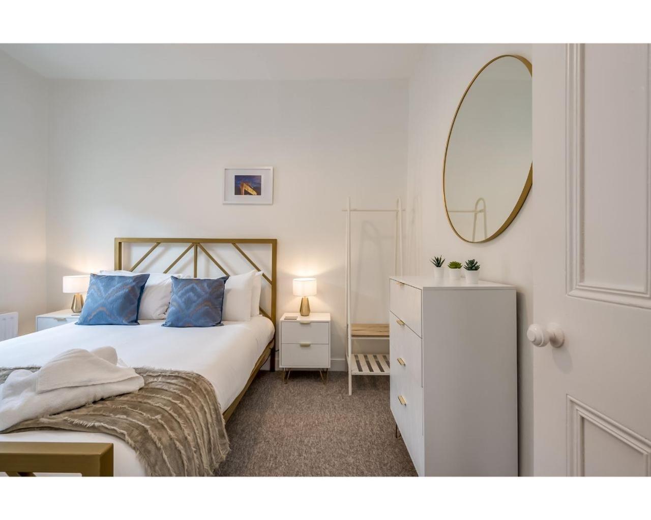 Central Belfast Apartments Chic Luxe R&R Room photo