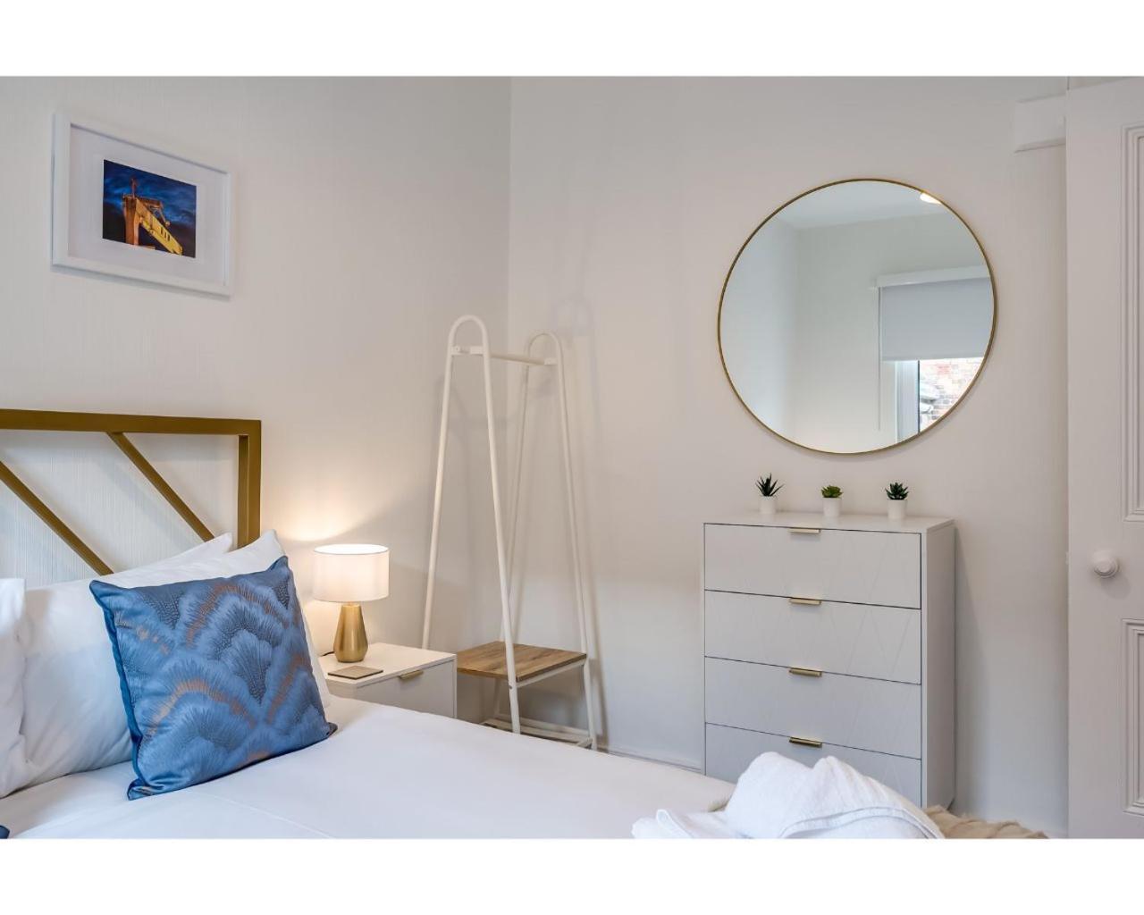 Central Belfast Apartments Chic Luxe R&R Room photo